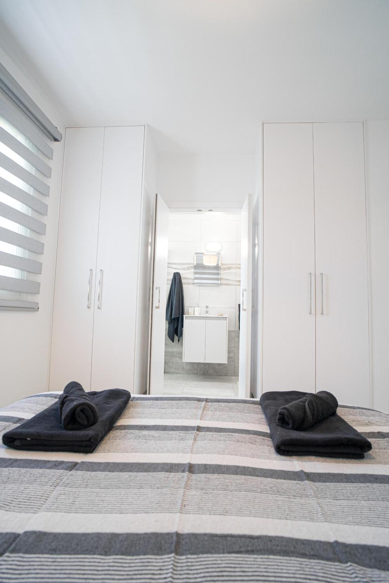 Hubstay - Rotiana With Jacuzzi, Larnaca Daire