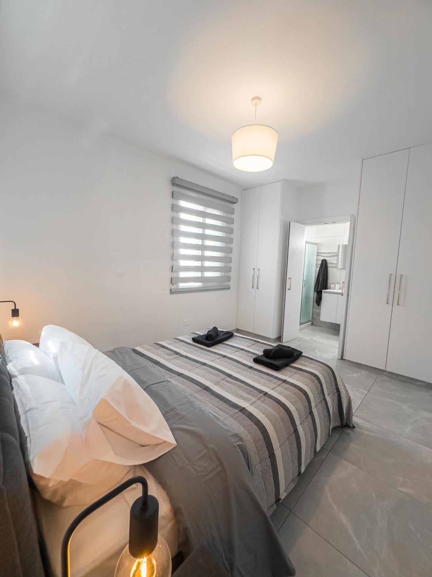 Hubstay - Rotiana With Jacuzzi, Larnaca Daire