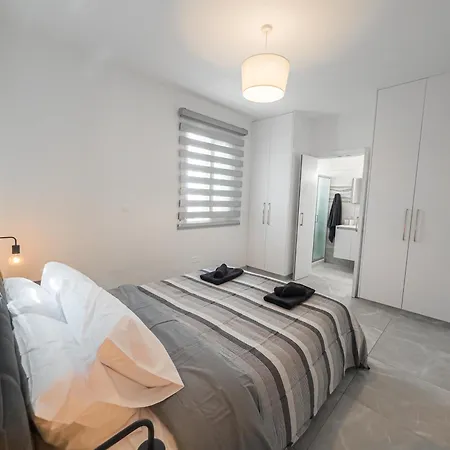 Hubstay - Rotiana Apartment With Jacuzzi, Larnaca Aradhippou Extérieur photo