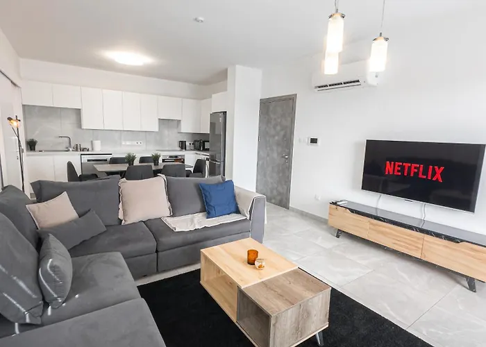 Hubstay - Rotiana Apartment With Jacuzzi, Larnaca
